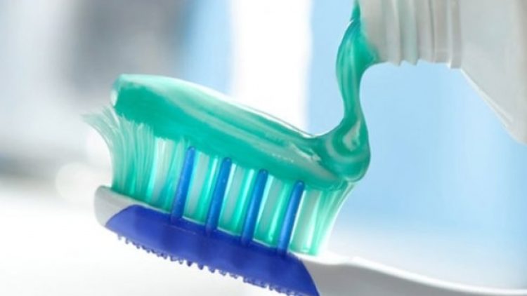 ​Araştırma: Üç diş macunundan ikisinde kanserojen madde var