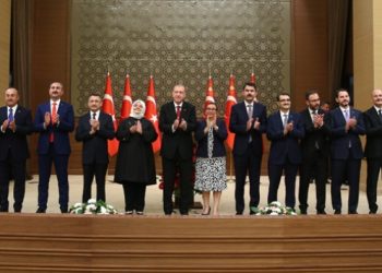 AKP’li yetkililer: Kabine ve genel merkezde değişiklikler gündeme gelebilir