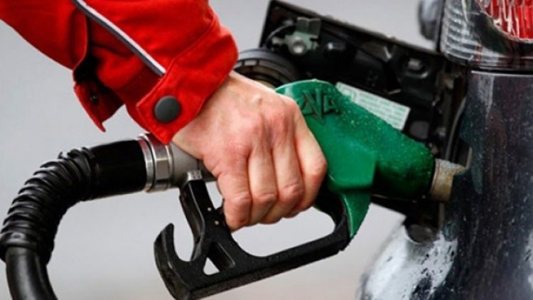 Benzin ve motorine zam geldi