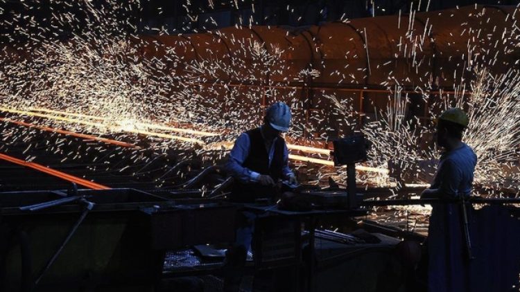 Sanayi üretimi şubat ayında yüzde 5.1 azaldı
