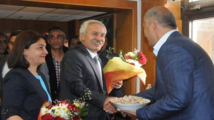 Mızraklı: Tebriğe kitapla gelin