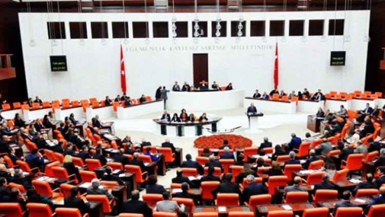 Eski DYP’lilerin oluşturduğu yeni bir parti daha geliyor