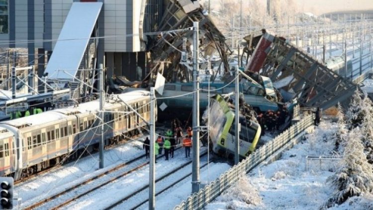Ankara tren kazasında ölen makinistler kusurlu bulundu