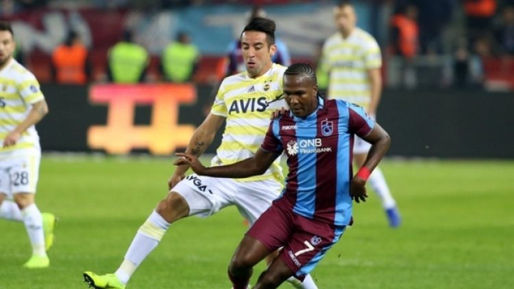 Fenerbahçe-Trabzonspor derbisinde 2 gol vardı