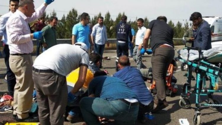 1 Mayıs mitingine giden otobüs devrildi: 5 işçi yaşamını yitirdi