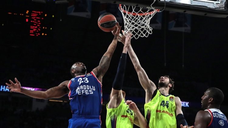 Anadolu Efes Final Four’da