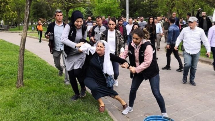 Tutuklu yakınlarına polis şiddeti: 15 kişi gözaltına alındı