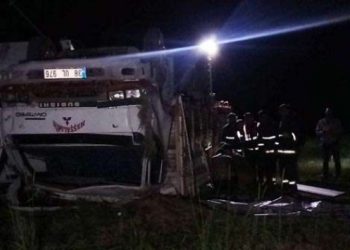 Mültecilerin bulunduğu kamyon devrildi! 5 ölü, 37 yaralı