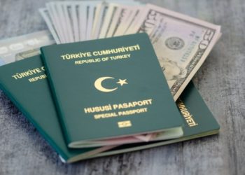 Almanya yeşil pasaport sahiplerinin seyahatlerine yeni kurallar getirdi