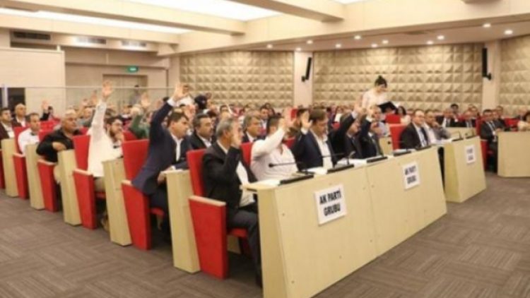 AKP ve MHP Manisa’da suya zam yaptı