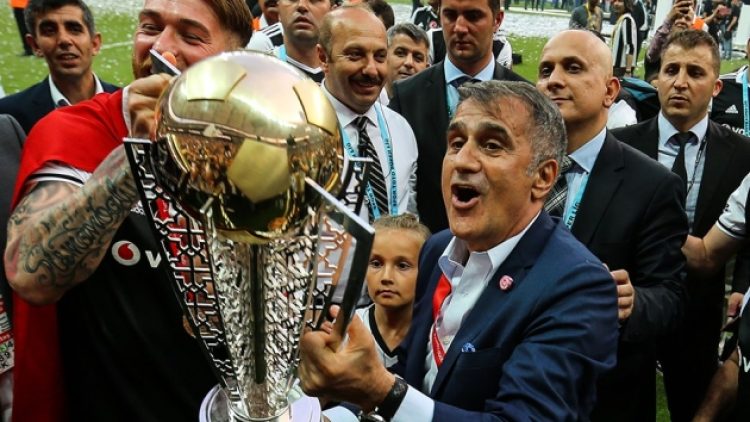 Şenol Güneş Beşiktaş’a rekorlarla veda ediyor