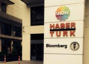 Habertürk’te çocukların üzerine televizyon devrildi