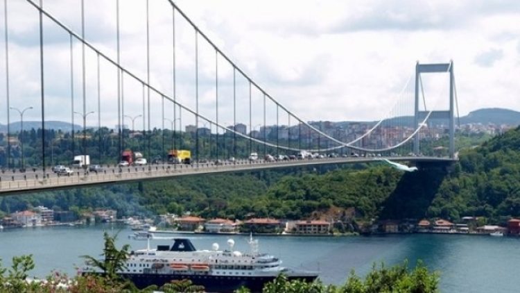 Köprüde 22 yıllık yasak sona erdi