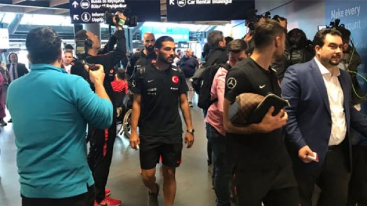 İzlanda’da skandal, Milli Takımı 3 saat bekletip teker teker aradılar