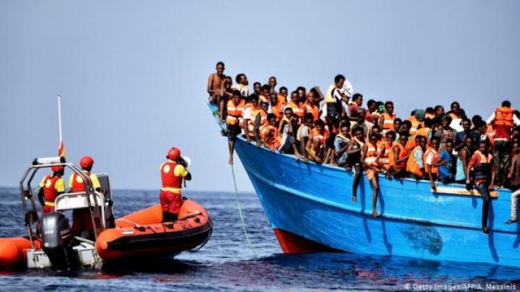 İtalya, denizde göçmenleri kurtaran gemilere ağır yaptırım getiriyor