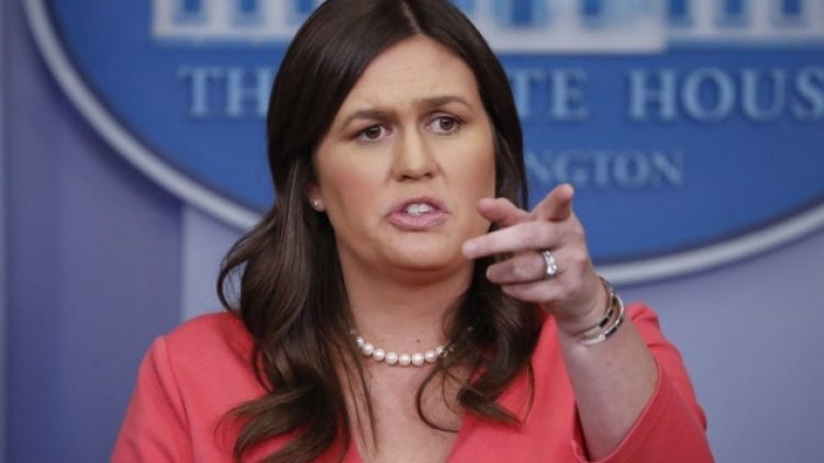 Beyaz Saray Sözcüsü Sarah Sanders görevi bırakıyor