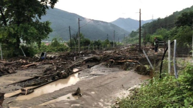 Yüksek Hızlı Tren seferleri yağış nedeniyle durdu