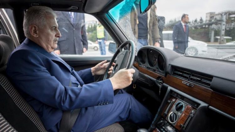 Binali Yıldırım seçim çalışmalarında lüks başbakanlık aracını kullanıyor