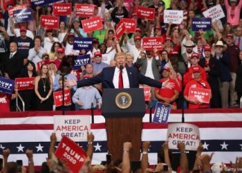 Trump yeniden seçilmek için seçim kampanyasını başlattı