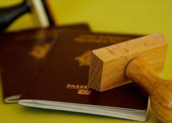 İran yabancı turistlerin pasaportuna mühür vurmayacak