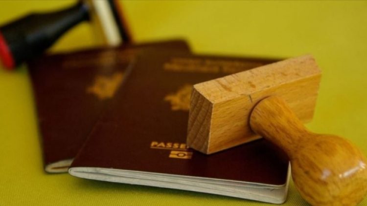 İran yabancı turistlerin pasaportuna mühür vurmayacak