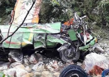 Hindistan’da uçuruma yuvarlanan otobüste ölenlerin sayısı 39’a yükseldi