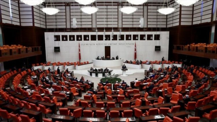 CHP’nin KYK önergesi AKP’li ve MHP’li vekillerin oylarıyla reddedildi