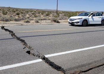 California, şiddetli depremlerle sarsılıyor
