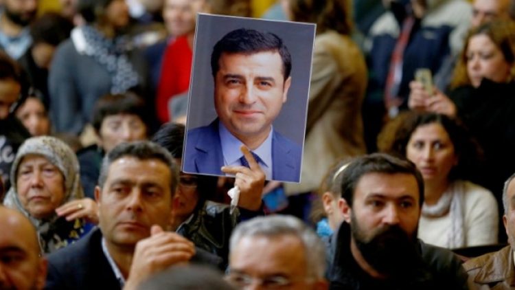 Selahattin Demirtaş’a şarkı: Umudumuz Demirtaş