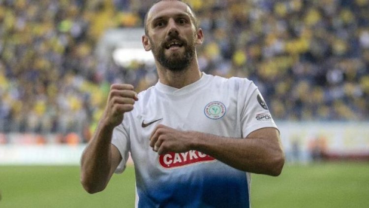 Vedat Muriç resmen Fenerbahçe’de