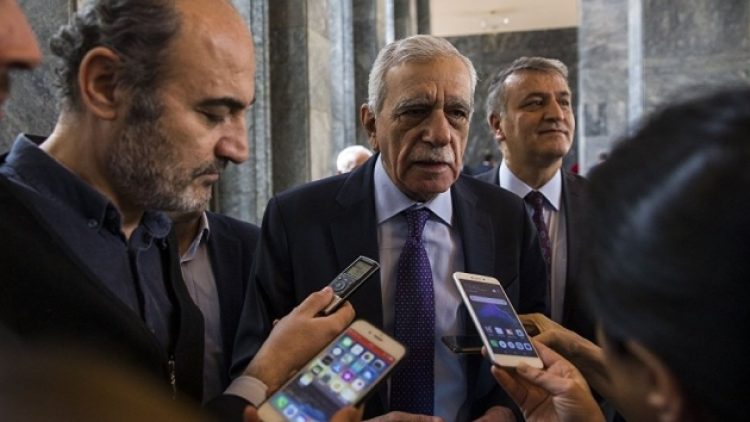 Mardin’i kaybeden iktidar elektriği kesti şehir susuz