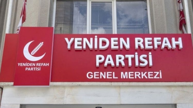 Yeniden Refah Partisi, Saadet Partisi’nin boşalttığı binaya tabelasını astı