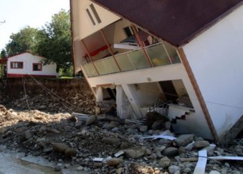Düzce’de selde kaybolan dördü çocuk altı kişi için arama çalışmaları sürüyor