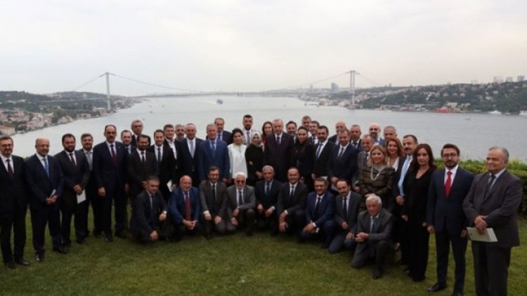 Erdoğan’dan yandaş medyaya “Yeni partileri görmeyin” talimatı