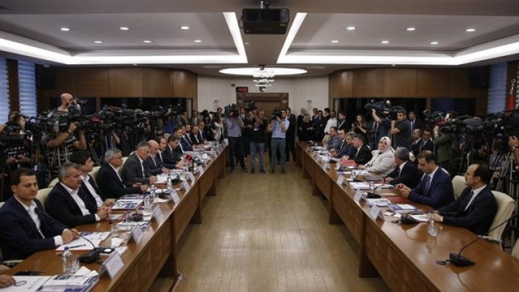 Memur zammıyla ilgili hükümetten erteleme!