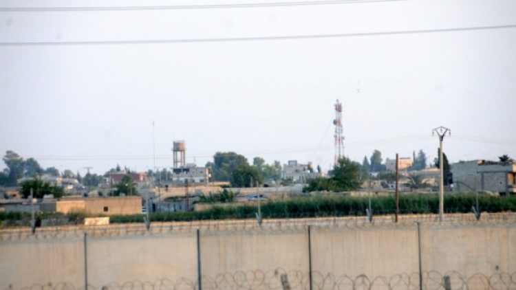 Akçakale’de, Suriye sınırında hareketlilik