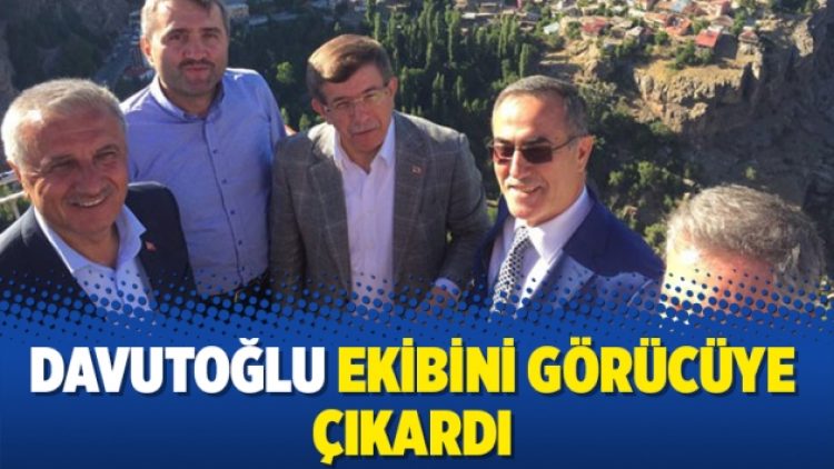Davutoğlu ekibini görücüye çıkardı