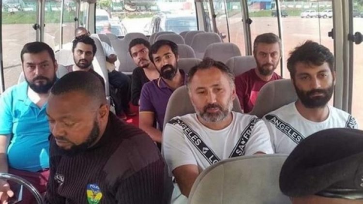 Kaçırılan gemiciler Türkiye’ye döndü