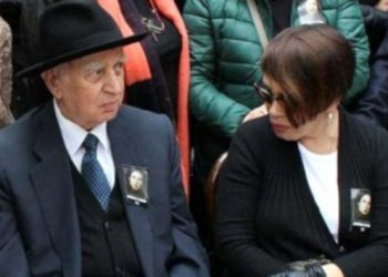 Sezen Aksu’nun babası vefat etti
