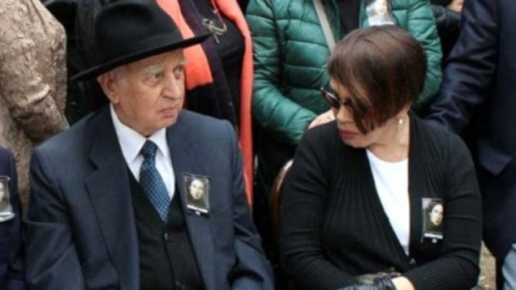 Sezen Aksu’nun babası vefat etti