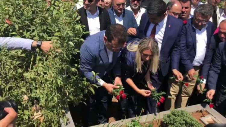 İmamoğlu Tahir Elçi’nin mezarını ziyaret etti