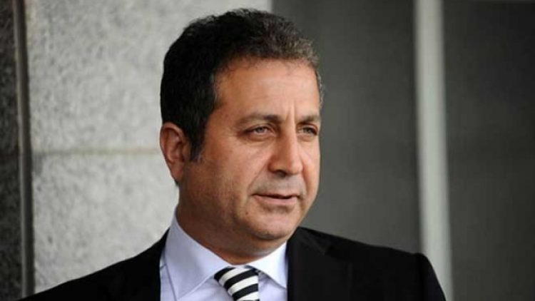 ‘Baba-oğul aynı yerde olmaz’ dedi, atandığı şirketteki oğlunu istifa ettirdi