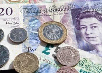 Brexit çarptı: İngiliz sterlini yüzde 20 değer kaybetti