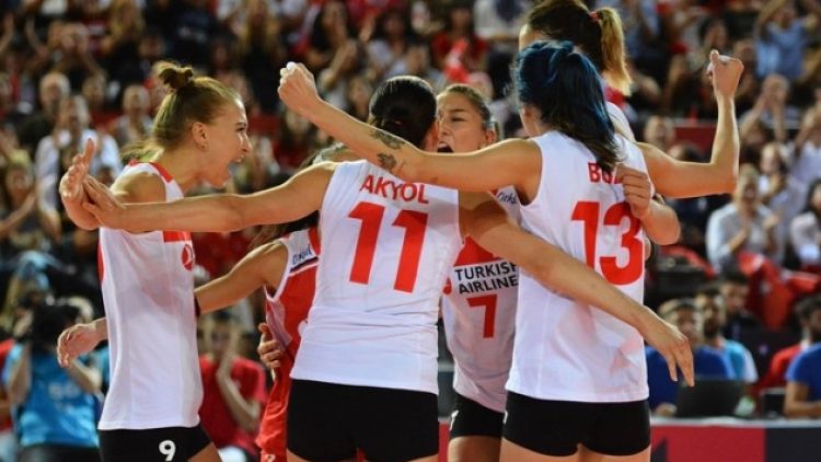 Türk A Milli Kadın Voleybol Takımı Avrupa’da yarı finalde