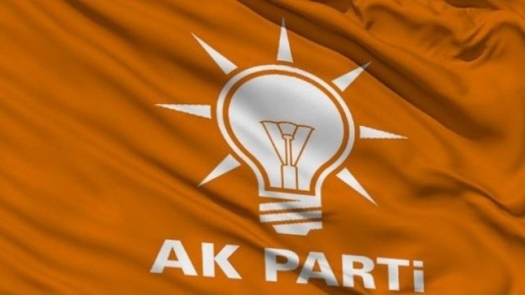AKP’nin üye sayısı 1 yılda neredeyse 800 bin azaldı