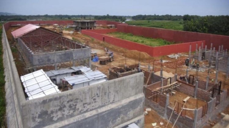 Hindistan’da 2 milyon kişi için gözaltı kampları inşa ediliyor