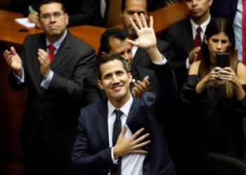 ​Venezuela’da Guaido’nun geçici devlet başkanı olmasına onay