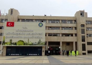 Diyarbakır’da kayyım 141 öğrencinin stajını yaktı