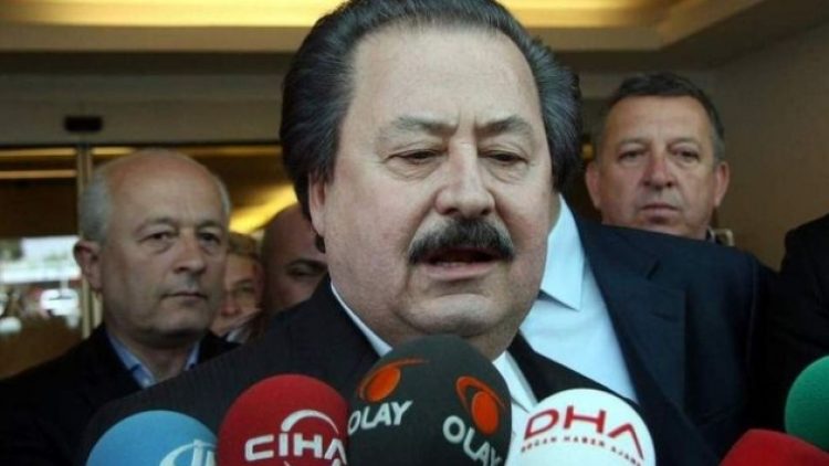 Cavit Çağlar’dan 28 yıl sonra kepenk kapatma kararı