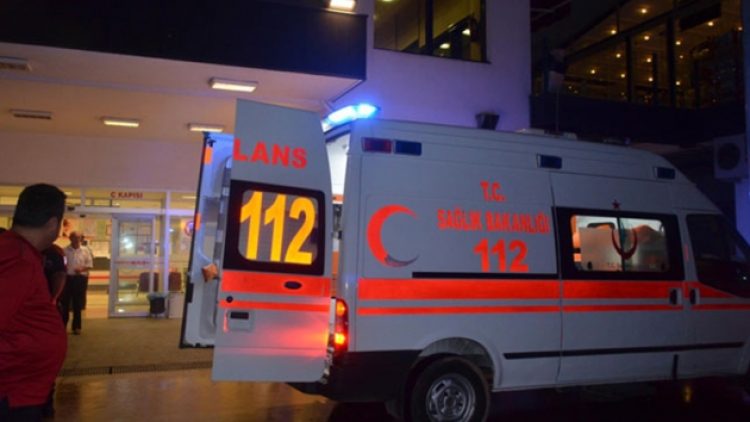 50 kuruş eksik ödeyen adamı boğazından bıçakladı